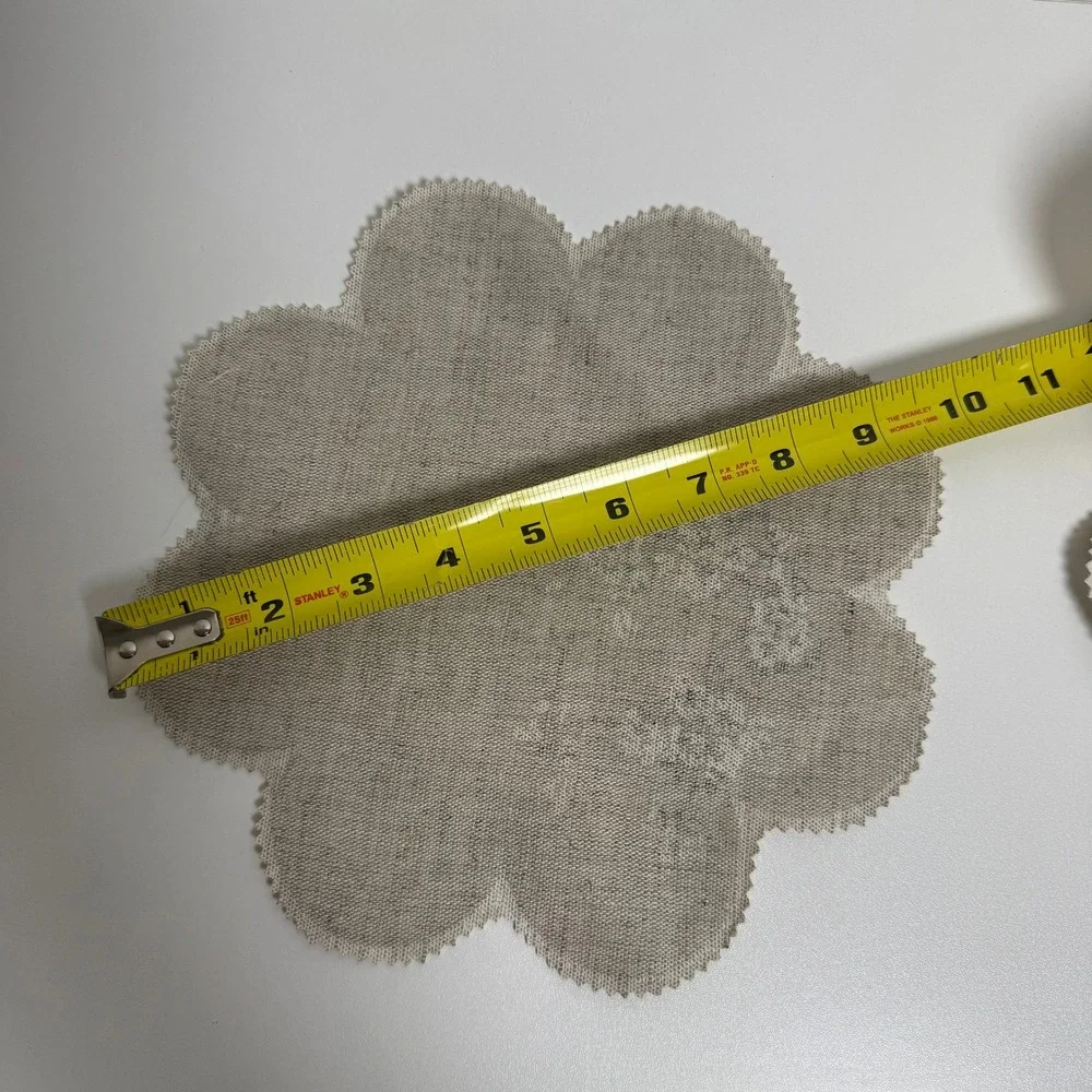 Vintage Floral Embroidered Linen Placemats Set of 4 9.5in Beige Scalloped Edge‎